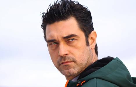  Burak Hakkı Santorini'de lüks villa kiraladı!