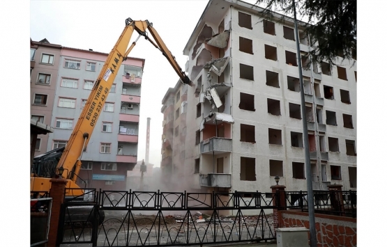 Rize nin Pisa kulelerinin yıkımına başlandı!