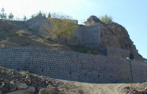 Siverek Kalesi'nin etrafındaki evler tehlike altında!