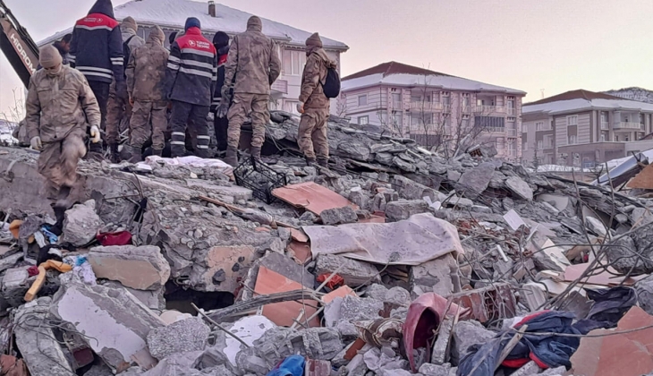 Ahmet Ercan, peş peşe açıkladı! Artçılar gecikti dedi, riskli yerleri duyurdu: Burada beklenen deprem delice olur!