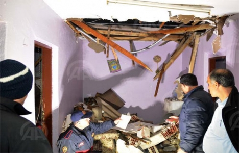 Aydın'da fırtına çatıları uçurdu!