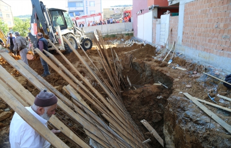 Arnavutköy'deki cami inşaatında toprak kayması meydana geldi!