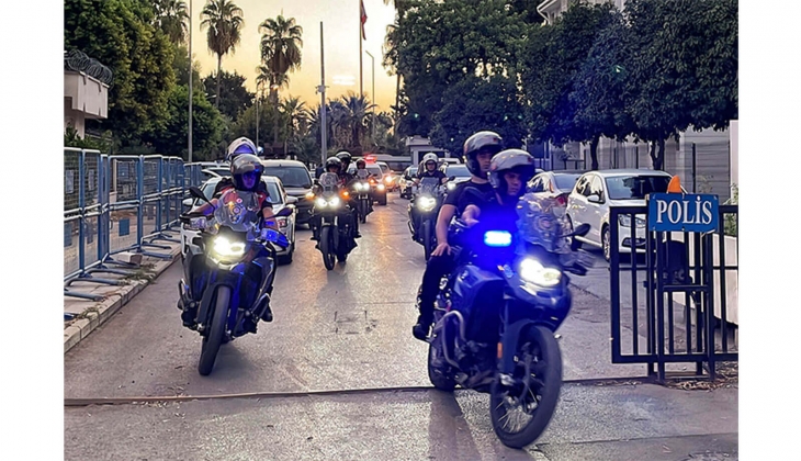 Mersin de depremzedeleri kiralık ev vaadiyle dolandırdıkları iddia edilen 10 kişi yakalandı!