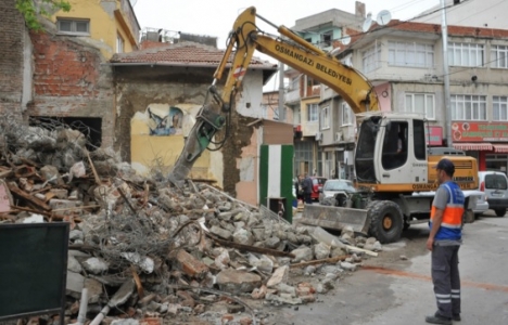 Bursa Osmangazi'de iki bina yıkıldı!