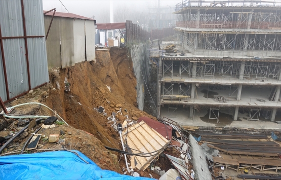 Nidapark İstinye nin istinat duvarı çöktü!