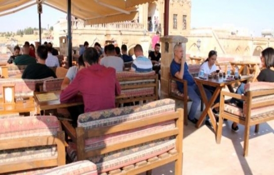 Midyat'ta tarihi ev ve konaklar kafelere dönüştü!