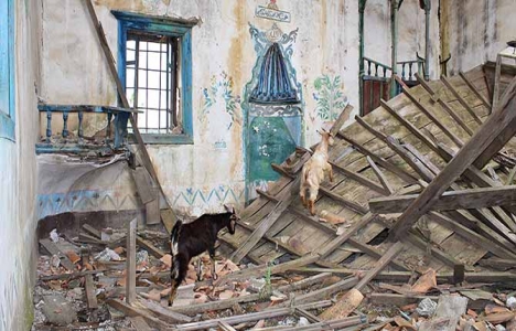 İzmir Kuyucak'ta 204 yıllık Hacı Hüseyin Camii kaderine terk edildi!