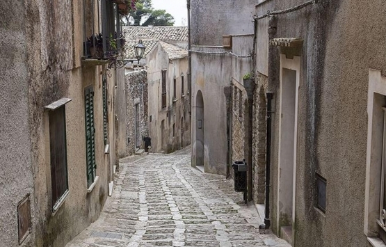 İtalya’da bu evler sadece 8.5 TL! Tek şart restorasyon!