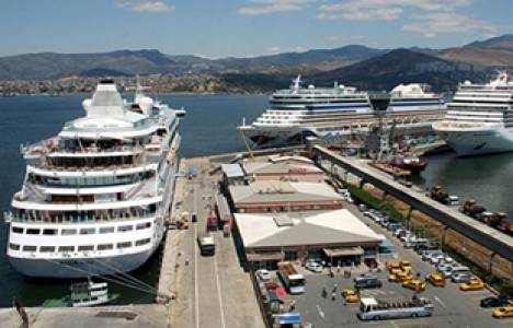 İzmir'e gelen yabancı ziyaretçi sayısı azaldı!