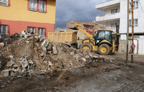 Batman Seyitler’deki metruk yapı yıkıldı!