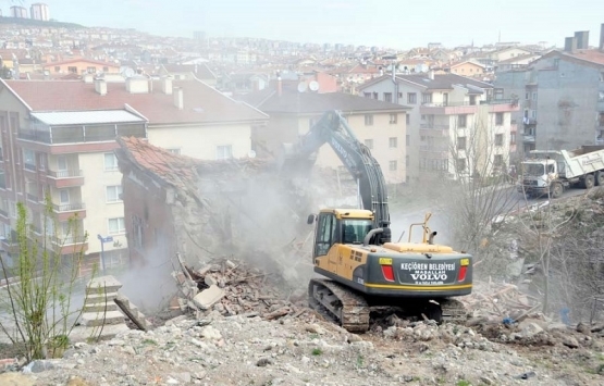 Ankara Keçiören'deki metruk bina yıkıldı!