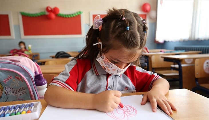 Özel okulların fiyat oyunu! Yemek, kitap kıyafet derken rekor kırıyor! Uzmanlar uyardı!