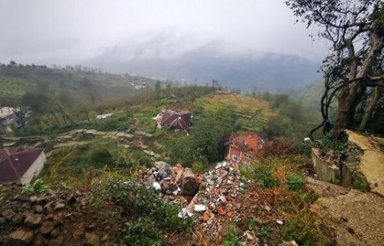 Ordu Aybastı'da askıda kalan evler görenleri korkutuyor!