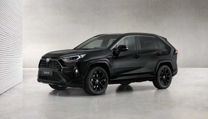 Toyota RAV4 Hybrid fark edilmeyi sevenler için! RAV4 Hybrid 12 Ekim 2022 fiyat listesi