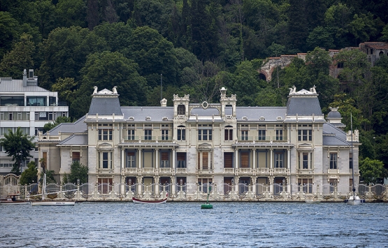 İstanbul Boğaz ının yalıları zamana direniyor!
