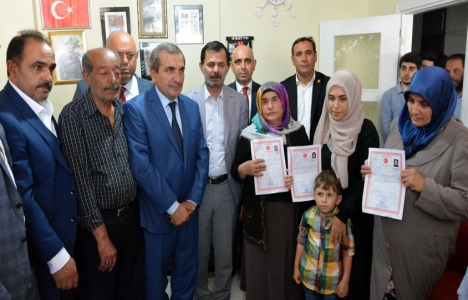 İstanbul Erzurum Dernekleri 3 şehit ailesine ev hediye etti!