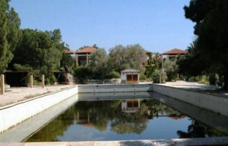 Foça daki Fransız Tatil Köyü satışa çıkıyor!