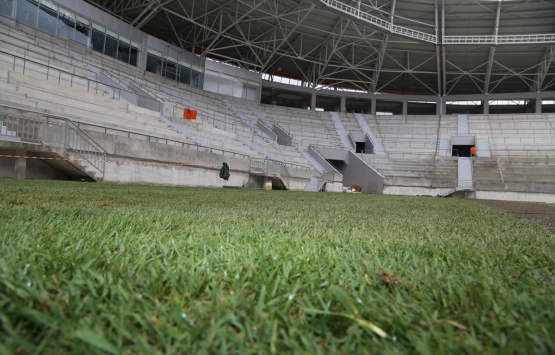Yeni Ordu Stadı nın çimleri seriliyor!