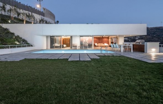 Hadise Bodrum Novron Sitesi nde 2 milyon Euro’ya villa aldı!