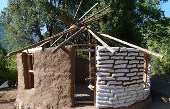 Şehir hayatından sıkılınca 1.500 TL ye ev yaptılar!