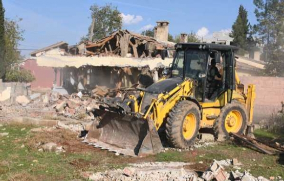 Şanlıurfa Hilvan'da metruk yapılar yıkılıyor!