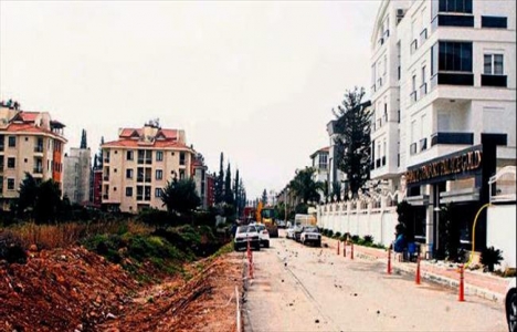 Antalya Uncalı'da konut sahipleri altyapı eksikliğine tepki gösterdi!