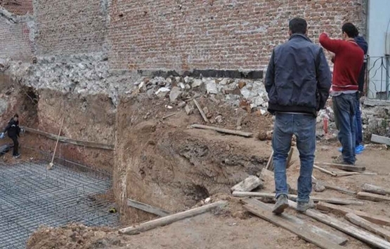 Eskişehir'de sıva yaparken yere düşen inşaat işçisi yaralandı!