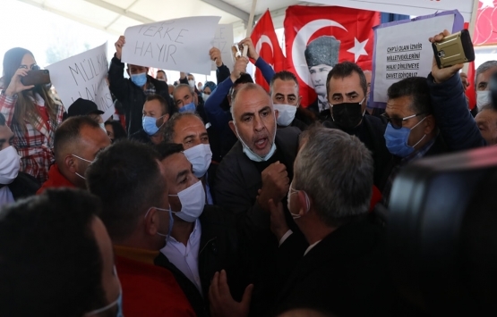 İzmir Örnekköy imar planları için pankartlı tepki!