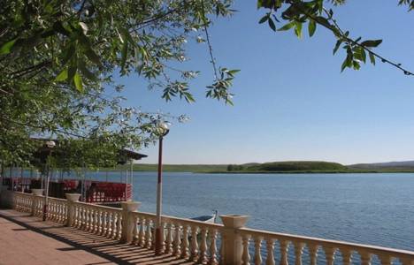 Hafik Gölü kuraklıktan etkilendi!