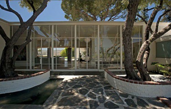 Frank Sinatra nın Los Angeles taki evi 125 milyon dolara satışa çıktı!