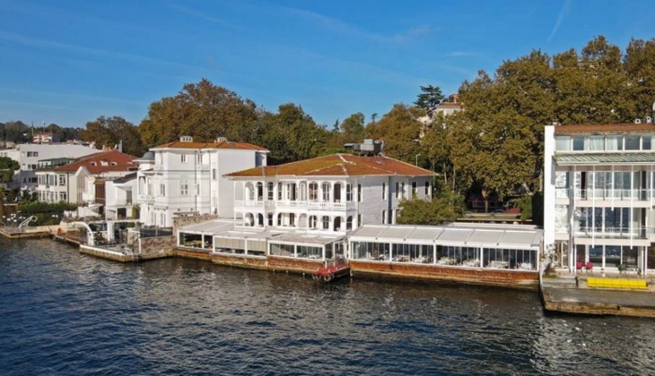 Boğaz ın en gözdelerinden Burhanettin Sezerar Yalısı 1 milyar 700 milyon TL ye satılıyor!