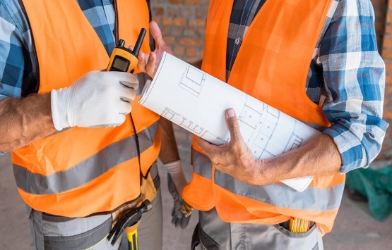 İnşaatta nöbet tutan müteahhit, hırsızı suç üstü yakaladı!