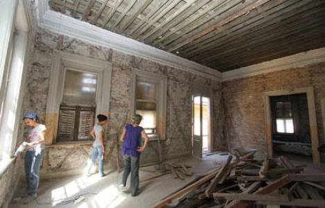 Tarihi binaları kadınlar restore ediyor!