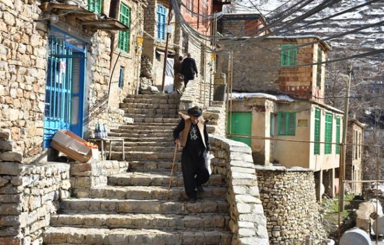 İran ın Irak sınırındaki taş evler büyülüyor!