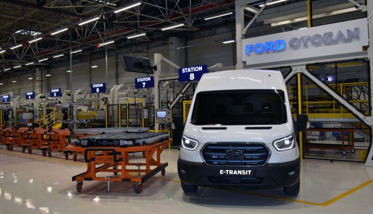 Türkiye nin ilk elektrikli ticari aracı Ford E-Transit görücüye çıktı! İşte aracın fiyatı ve teknik özellikleri