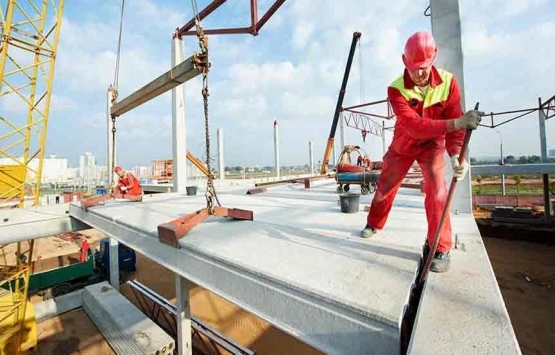 Müteahhitler fesih ve fiyat farkı kıskacında!