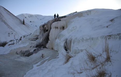 Başkale travertenleri yoğun ilgi görüyor!