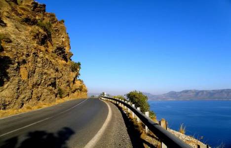 Antalya'da 10 yılda 292 kilometre bölünmüş yol yapılması ulaşımı kolaylaştırdı!