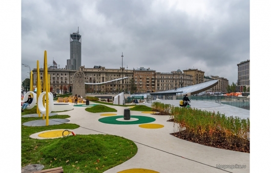 Ant Yapı dan Moskova Paveletskaya Meydanı na AVM!