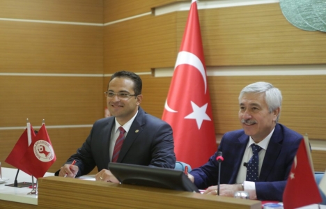 Ege Üniversitesi'nin deprem cihazları Bornova Belediyesi'nden!