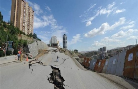 Ankara'da çöken yol için 1.2 milyon lira ceza!