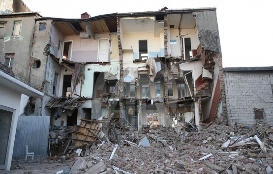 Karşıyaka da depremde zarar gören okullar ve alınan tedbirler TBMM de!