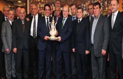 Sebahattin Öztürk: Konyaaltı sahilinin akibeti bir an önce çözülsün!