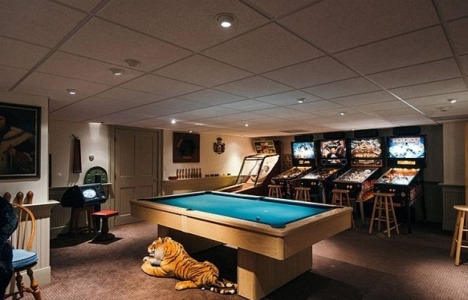 Kourtney Kardashian geceliği 7 bin dolara ev kiraladı!