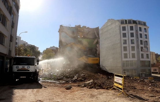 Eskişehir Hicri Sezen Bulvarı’nda kamulaştırılan binalar yıkılıyor!