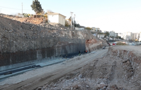 Şanlıurfa Narlıdere Katlı Kavşağı'nın 4'te 3'ü tamam!