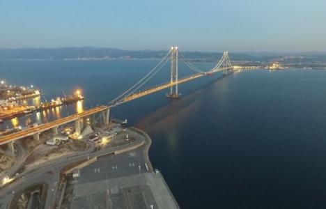 Osmangazi Köprüsü ışıklandırıldı!