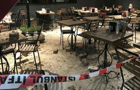 Beşiktaş'ta tarihi binanın duvarı çöktü!