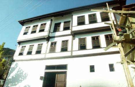 Taraklı'daki kerpiç evlerin restorasyon çalışmaları sürüyor!