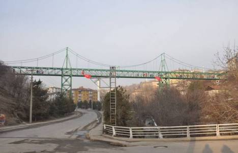 Adatepe Deresi üzerine yapılan yaya köprüsü törenle açıldı!